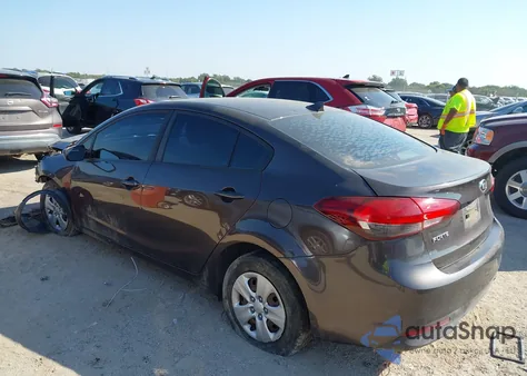 2017 Kia Forte Lx z USA, uszkodzony, nr VIN 3KPFK4A7XHE103758